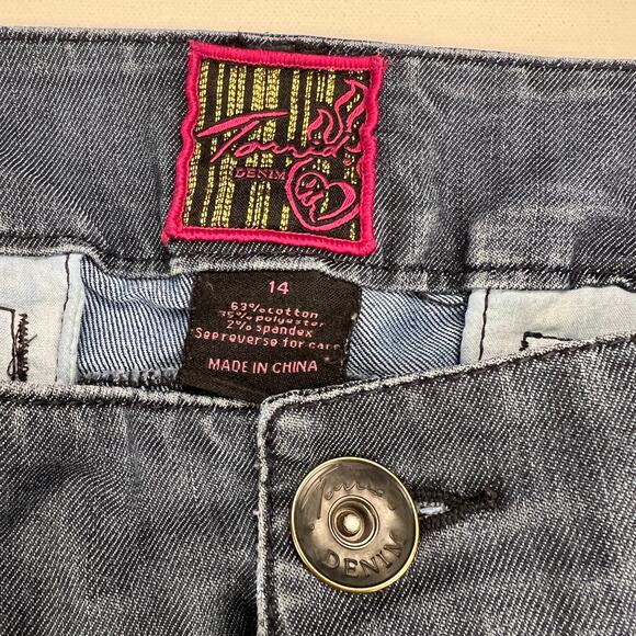 Torrid Denim Mid Rise Capri Jeans Medium Wash Whiskering Size 14 - Picture 4 of 10